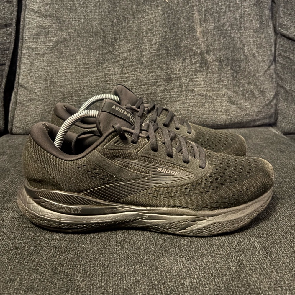 Brooks Adrenaline GTS 24 Mens Running Shoes Black Black 1104371D020 Size 10.5 D